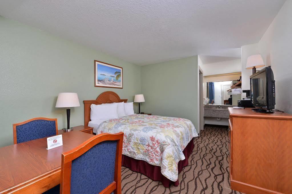 6 Galveston, Tx Seawall Hotel 3*
