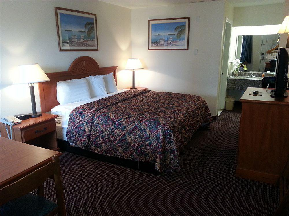 Hotel 6 Galveston, Tx Seawall 3*